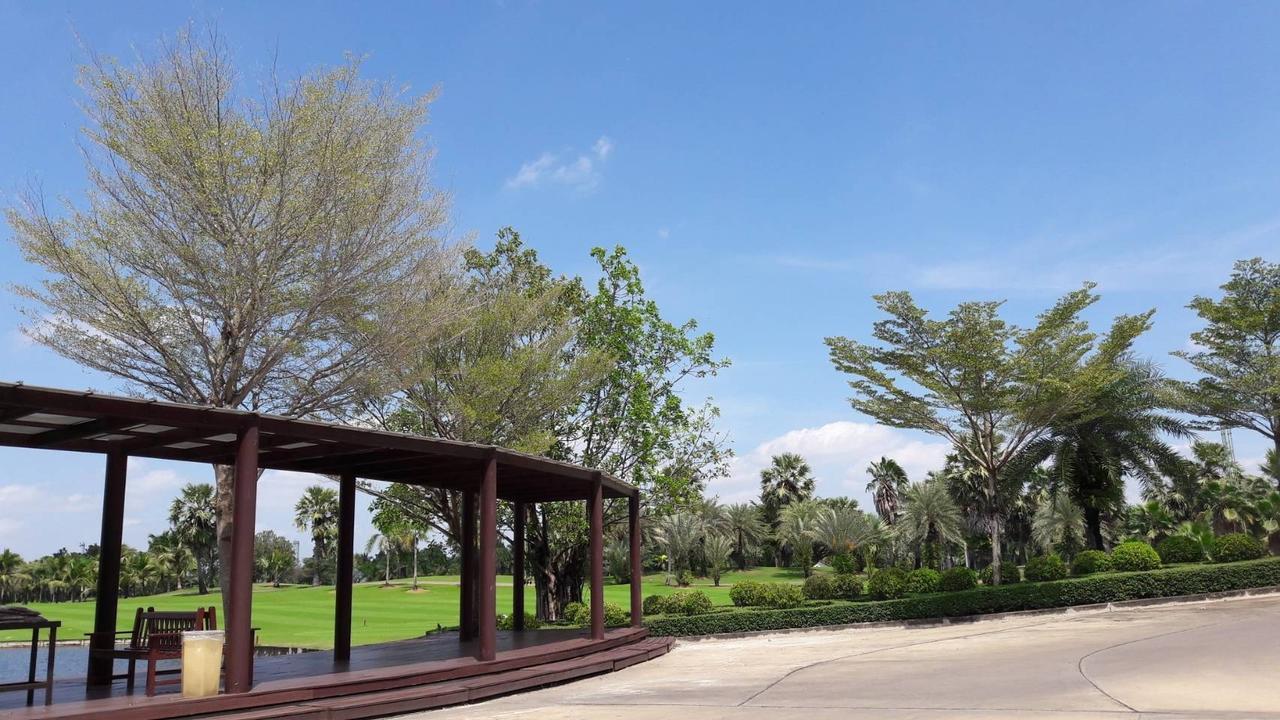 Suwan Golf & Country Club Nakhon Chai Si Exterior foto